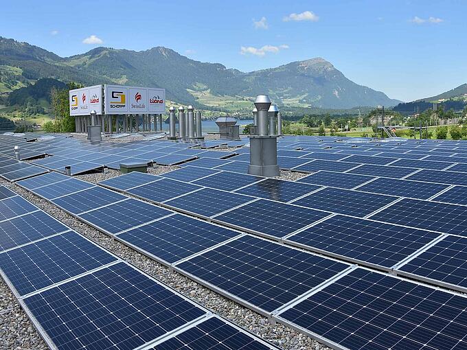 Photovoltaik Anlage für Gewerbe Schreinerei Schürpf mit ecocoach AG