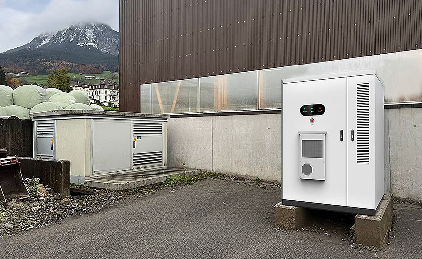 Outdoor Batteriespeicher im Einsatz