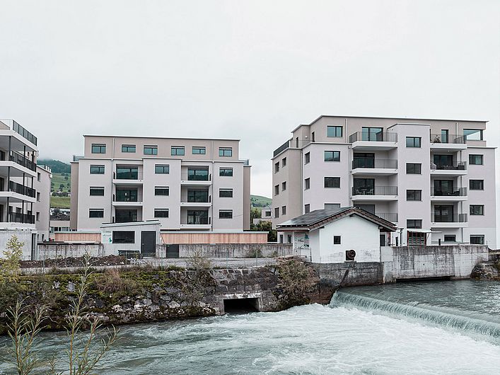 Flussansicht mit Wasserwerk der Überbauung "am Aawasser" mit ecocoach AG